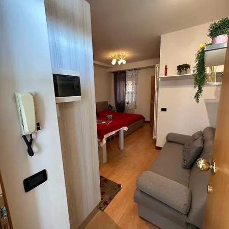 Monolocale In Centro شقة أسياجو